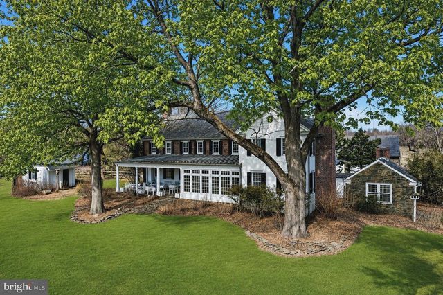 6693 Groveland Rd, Pipersville, PA 18947