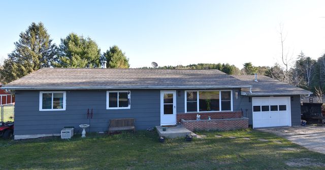 W8436 County Road C, Wild Rose, WI 54982