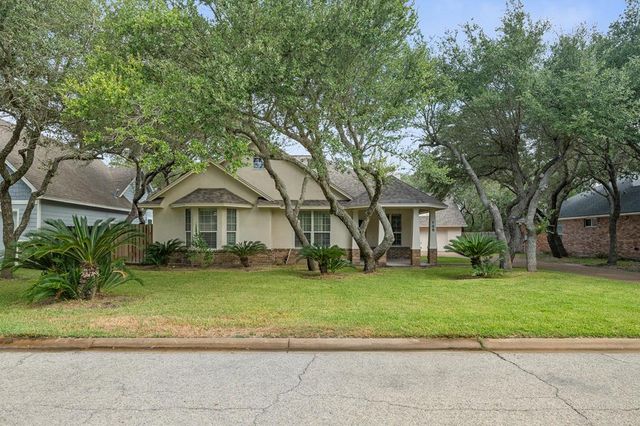 108 Marion Dr, Rockport, TX 78382