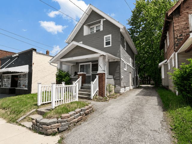 885 Brown St, Akron, OH 44311