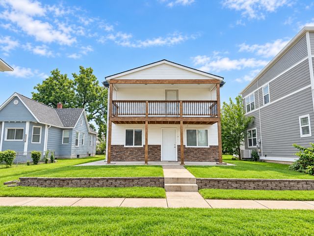 2225 R St #1, Lincoln, NE 68503