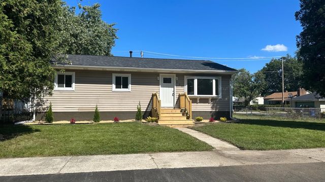 438 E  28th Ave, Lake station, IN 46405