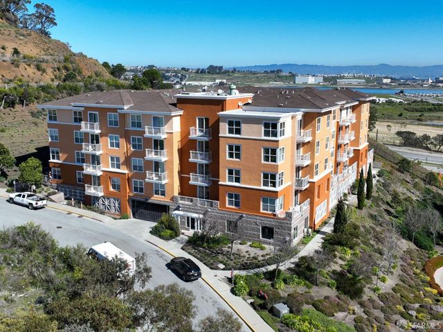 501 Crescent Way #5213, San Francisco, CA 94134