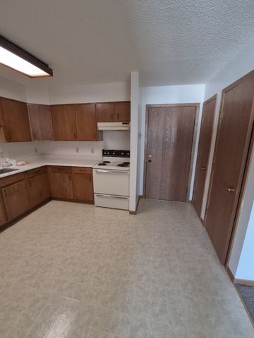 805 Fairfield Dr #9, Platteville, WI 53818