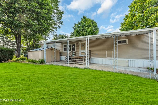 23 Southwind Circle, Jackson, NJ 08527