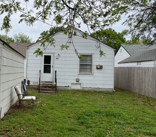 445 N  Glenn St, Wichita, KS 67203