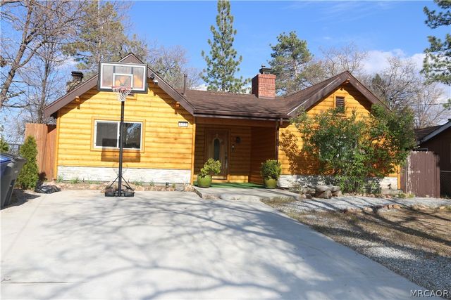 623 Temple Ln, Big Bear Lake, CA 92315