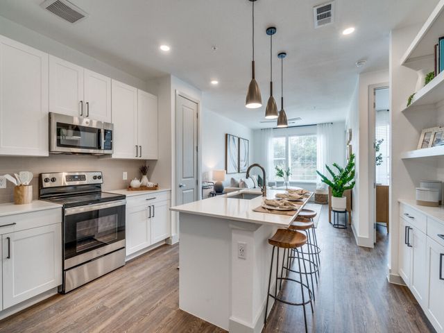 10101 Metropolitan Dr #136, Austin, TX 78758