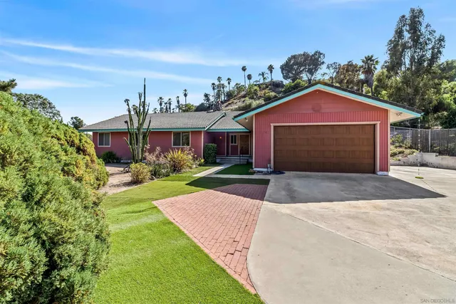 11701 Shadow Valley Rd, El Cajon, CA 92020