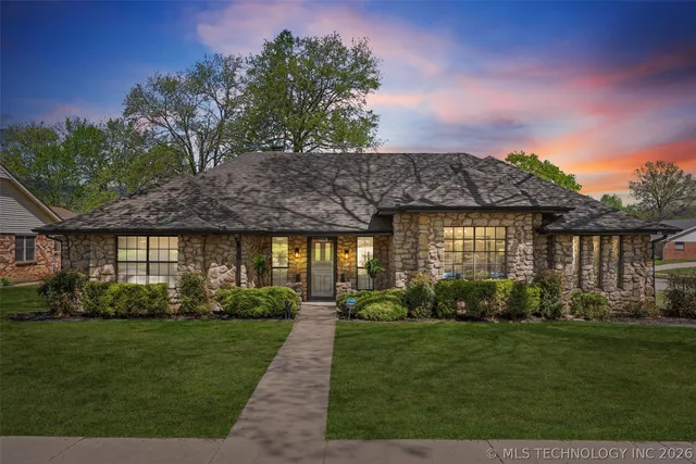 4620 Rolling Meadows Rd, Bartlesville, OK 74006