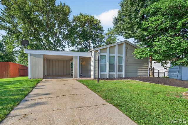 104 Wild Winds Dr, O'Fallon, MO 63368