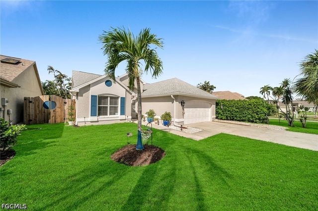 15069 Cloverdale Dr, Fort Myers, FL 33919