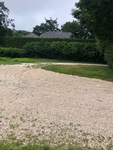 205 Meeting House Ln, Southampton, NY 11968