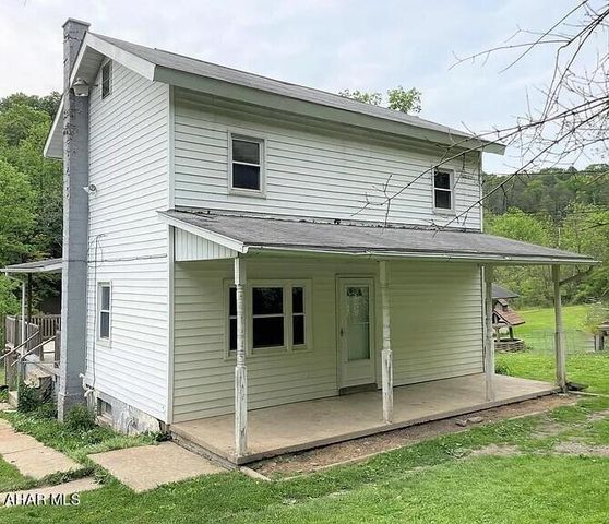 945 Bell Tip Rd, Tyrone, PA 16686