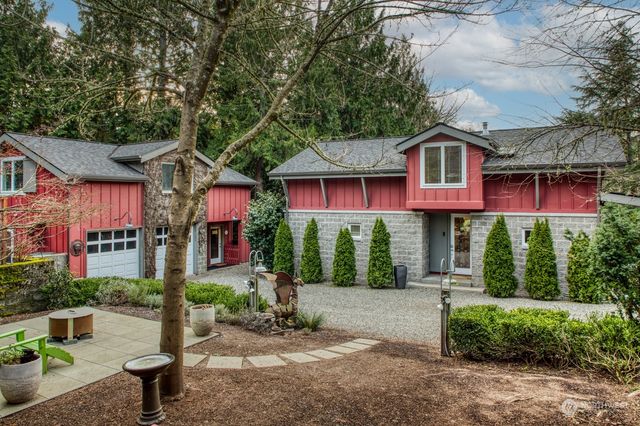 6575 NE Honeysuckle Lane, Bainbridge Island, WA 98110