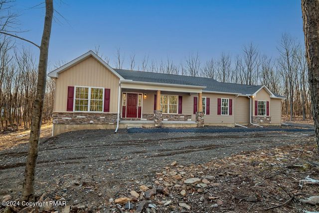 319 Deer Trail Dr, Effort, PA 18330