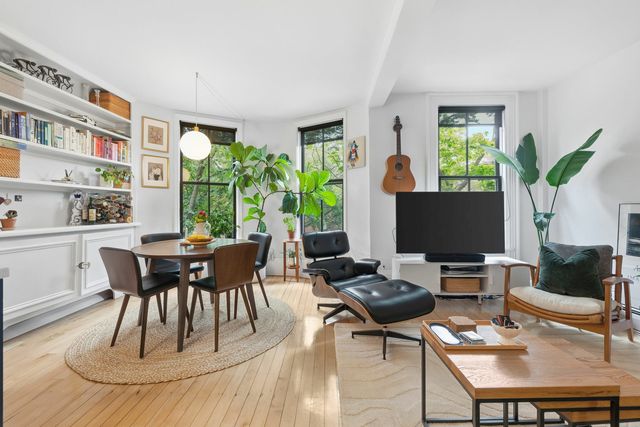 79 Montgomery St #2, Boston, MA 02116