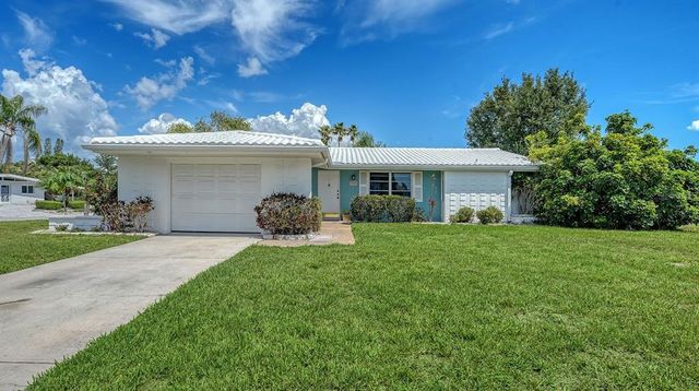 2822 Safe Harbor Cir, Sarasota, FL 34231