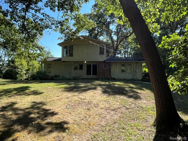 430 Sunset White, Lake Michigan, MI 48383