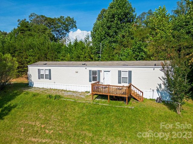 840 Holliday Rd, Horse Shoe, NC 28742