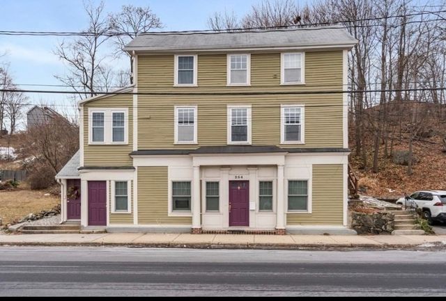 256 Main St   #3, Woburn, MA 01801