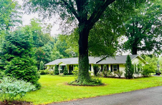 315 River Rd, Advance, NC 27006