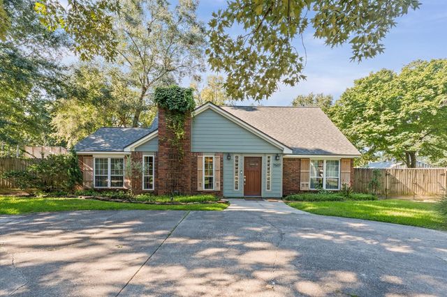 7507 Charred Pine Dr, Magnolia, TX 77354