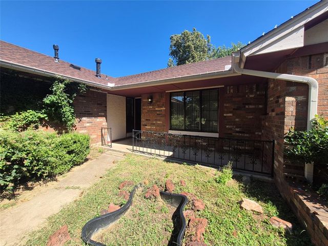 2328 Celina Dr, Midwest City, OK 73130