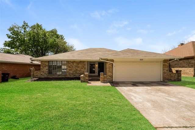 1517 Willow Park Dr, Fort Worth, TX 76134