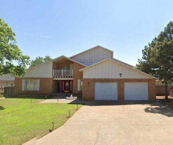 203 S  Holliday St, Plainview, TX 79072