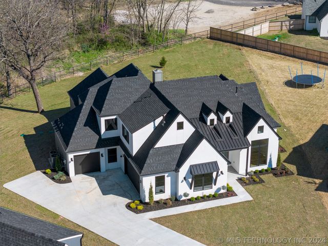 3111 W  114th Cir S, Jenks, OK 74037