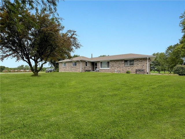 10451 Miners Trail Rd, Higginsville, MO 64037