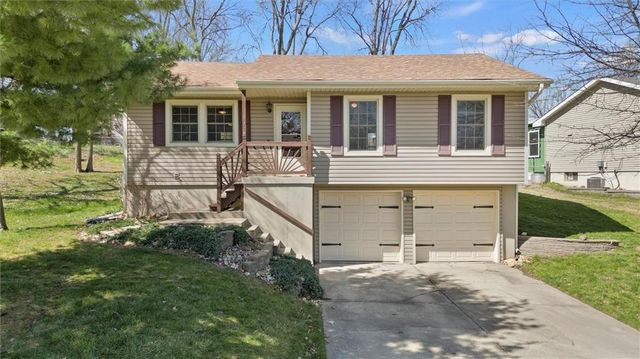 704 Kimberly Ct, Excelsior Springs, MO 64024