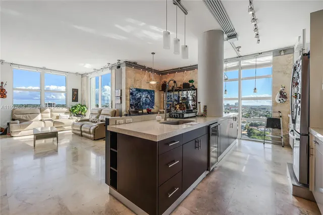 3180 SW 22nd St #Penthouse 201, Miami, FL 33145