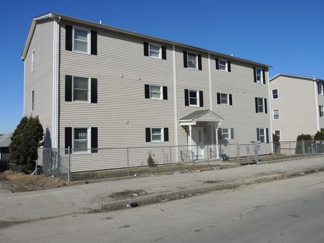 172 Perry Ave #3B, Worcester, MA 01610
