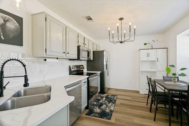 1332 Cedar Ridge Dr, Lewisville, TX 75067