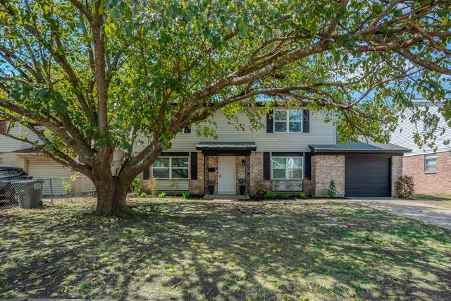716 Rutgers Dr, Lancaster, TX 75134