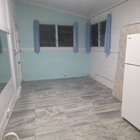 1903 9th Ave #B, Honolulu, HI 96816