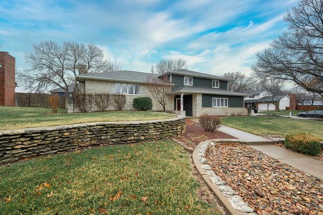 2600 Deborah Dr, Salina, KS 67401