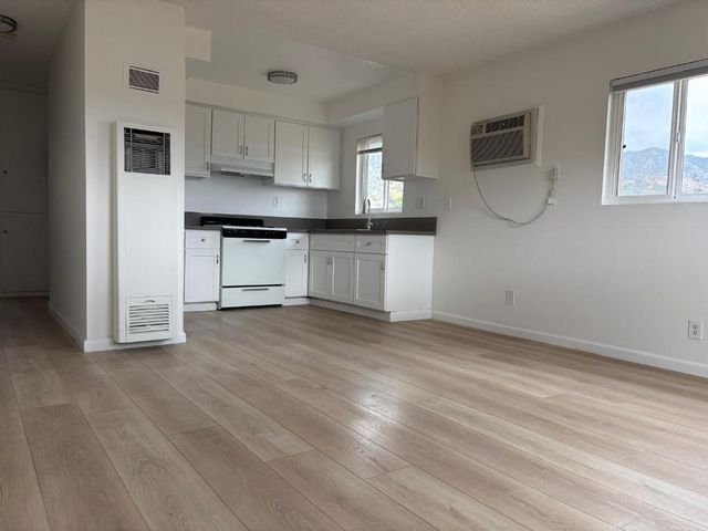 1724 Peyton Ave #L, Burbank, CA 91504