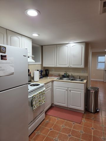 15816 Wayne Ave, Laurel, MD 20707
