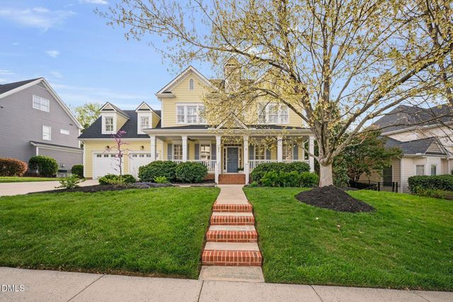 904 Strathorn Dr, Cary, NC 27519
