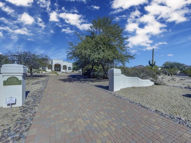 8704 E  Los Gatos Dr, Scottsdale, AZ 85255
