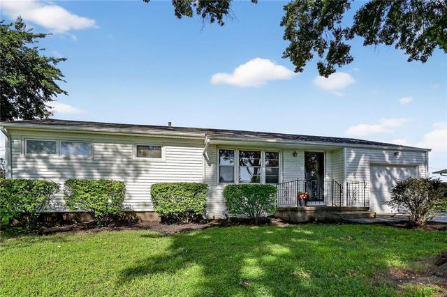 228 N  Cherry St, Gardner, KS 66030