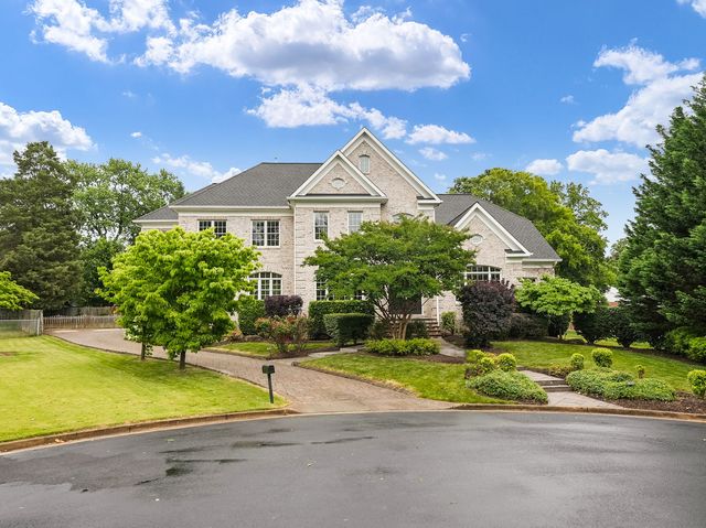 2233 Van Buren Ct, Falls Church, VA 22043