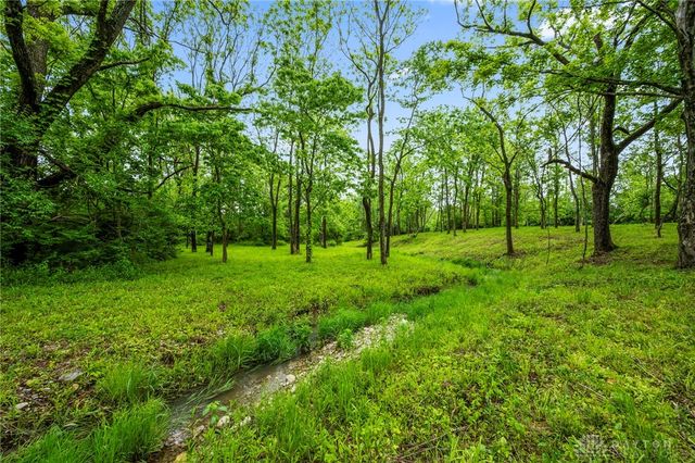 5653 Chenoweth Rd, Waynesville, OH 45068