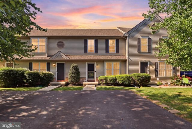 109 Banyan Circle Dr, Lancaster, PA 17603