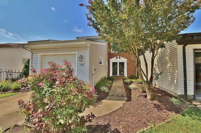 1207 Captain Adams Ct, Virginia Beach, VA 23455