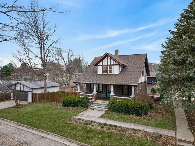 1001 4th Street, New Glarus, WI 53574