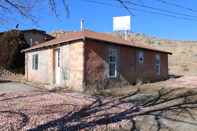 301 Pershing Ave, Gallup, NM 87301
